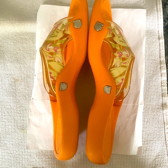 Salvatore Ferragamo orange slides - Picture 3 of 5